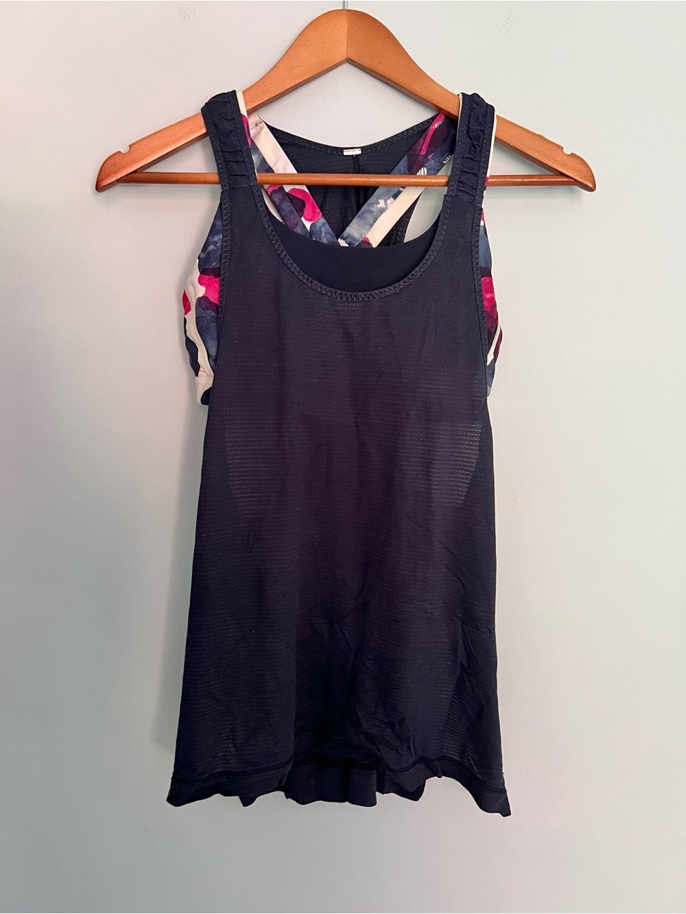 Lululemon Stash It Tank Inkwell/Inky Floral Ghost Bumble Berry Size 6
